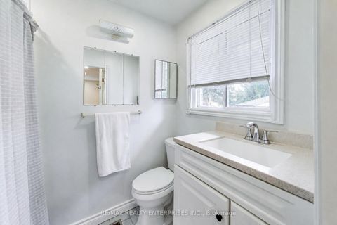 Photo 13 at 35 Shirlea Boulevard, Keswick South, Georgina