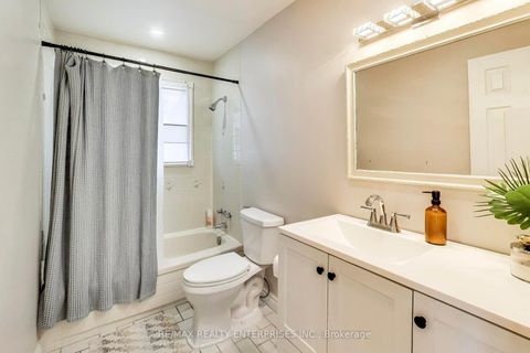 Photo 16 at 35 Shirlea Boulevard, Keswick South, Georgina