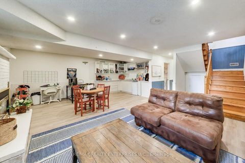 Photo 18 at 35 Shirlea Boulevard, Keswick South, Georgina