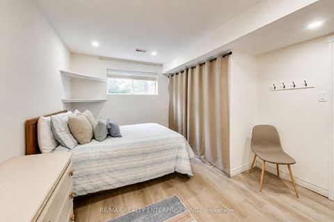 Photo 24 at 35 Shirlea Boulevard, Keswick South, Georgina
