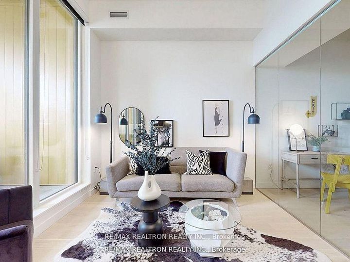 Photo 8 at Th515 - 95 McMahon Drive, Bayview Village, Toronto