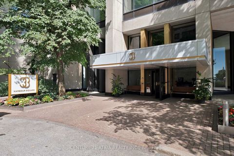 Photo 1 at 1004 - 33 Harbour Square, Waterfront Communities C1, Toronto