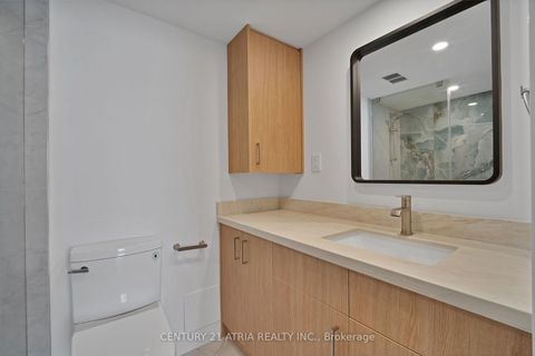 Photo 33 at 1004 - 33 Harbour Square, Waterfront Communities C1, Toronto