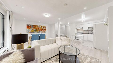 Photo 4 at 151 - 10 Moonstone Byway, Hillcrest Village, Toronto