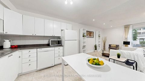 Photo 5 at 151 - 10 Moonstone Byway, Hillcrest Village, Toronto