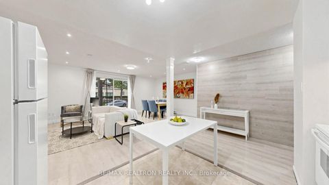 Photo 6 at 151 - 10 Moonstone Byway, Hillcrest Village, Toronto