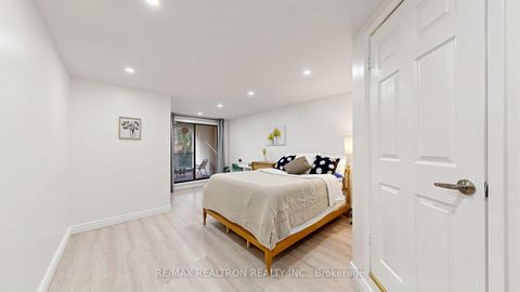 Photo 9 at 151 - 10 Moonstone Byway, Hillcrest Village, Toronto