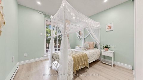 Photo 12 at 151 - 10 Moonstone Byway, Hillcrest Village, Toronto