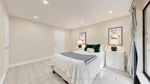 Photo 15 at 151 - 10 Moonstone Byway, Hillcrest Village, Toronto