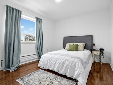 Photo 14 at 407 - 8 Kingsbridge Court, Branson, Toronto