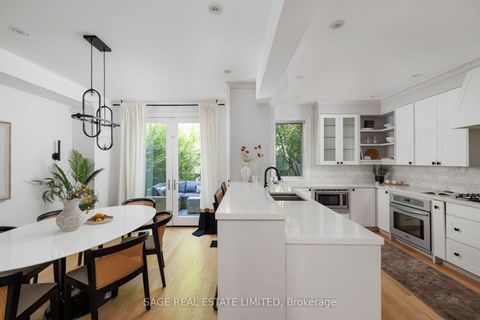 Photo 8 at 32 Edgewood Crescent, Moore Park, Toronto
