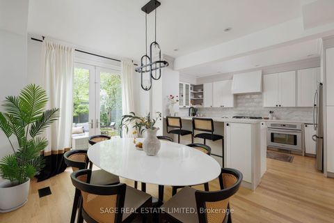Photo 12 at 32 Edgewood Crescent, Moore Park, Toronto