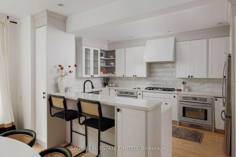 Photo 13 at 32 Edgewood Crescent, Moore Park, Toronto