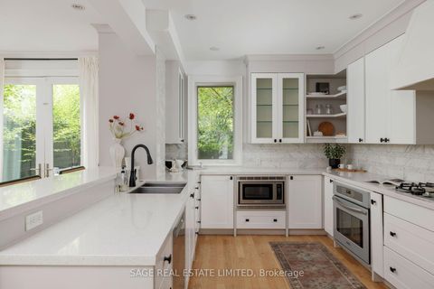 Photo 15 at 32 Edgewood Crescent, Moore Park, Toronto
