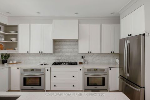 Photo 16 at 32 Edgewood Crescent, Moore Park, Toronto