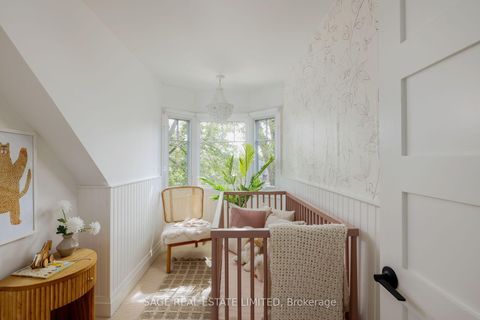 Photo 28 at 32 Edgewood Crescent, Moore Park, Toronto