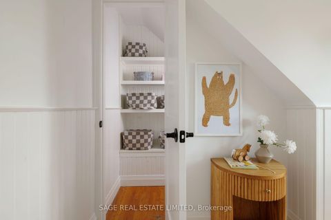 Photo 30 at 32 Edgewood Crescent, Moore Park, Toronto