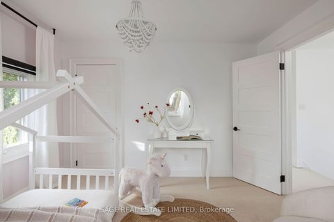 Photo 32 at 32 Edgewood Crescent, Moore Park, Toronto
