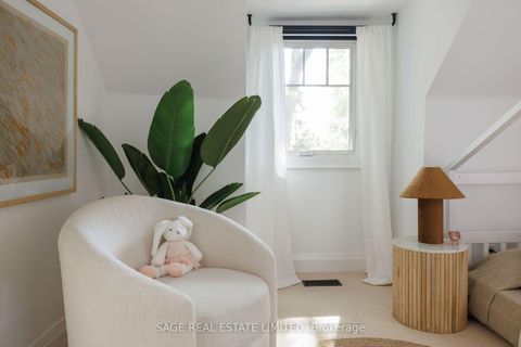 Photo 33 at 32 Edgewood Crescent, Moore Park, Toronto