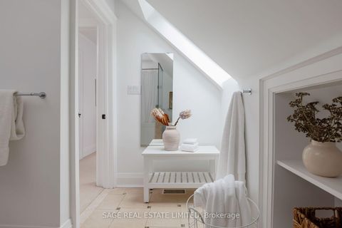 Photo 36 at 32 Edgewood Crescent, Moore Park, Toronto