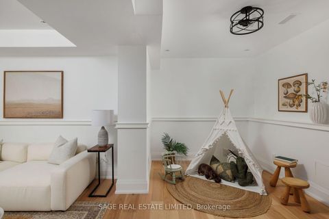 Photo 38 at 32 Edgewood Crescent, Moore Park, Toronto