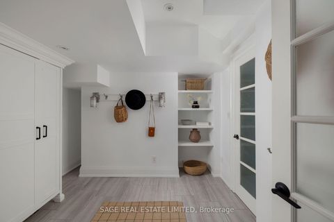 Photo 43 at 32 Edgewood Crescent, Moore Park, Toronto