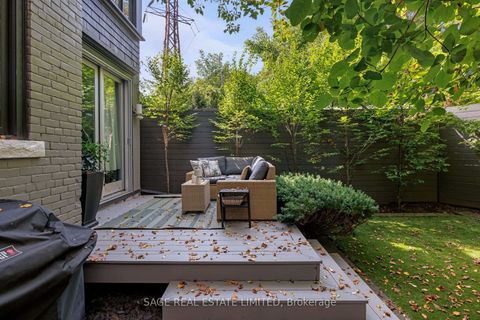 Photo 45 at 32 Edgewood Crescent, Moore Park, Toronto