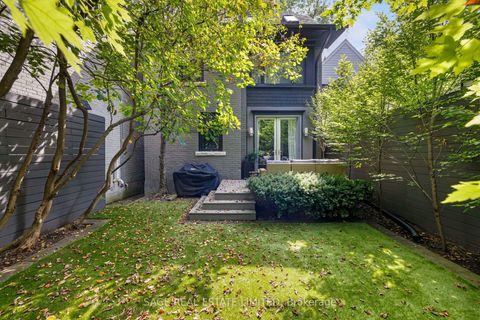 Photo 46 at 32 Edgewood Crescent, Moore Park, Toronto