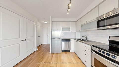 Photo 9 at 807 - 2015 Sheppard Avenue E, Henry Farm, Toronto