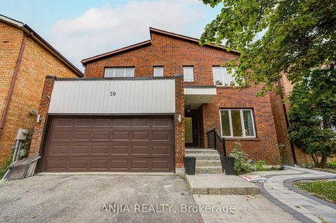 Photo 1 at 39 Millcroft Way, Brownridge, Vaughan