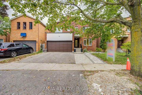 Photo 2 at 39 Millcroft Way, Brownridge, Vaughan