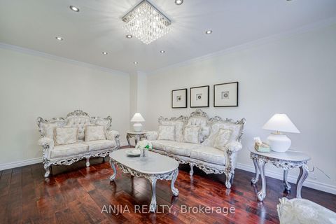 Photo 7 at 39 Millcroft Way, Brownridge, Vaughan