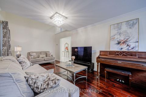 Photo 9 at 39 Millcroft Way, Brownridge, Vaughan