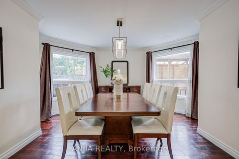 Photo 11 at 39 Millcroft Way, Brownridge, Vaughan