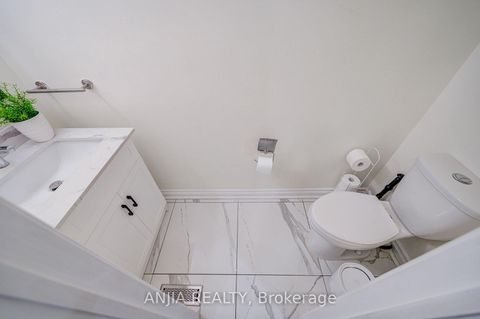 Photo 17 at 39 Millcroft Way, Brownridge, Vaughan