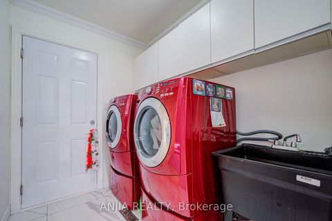 Photo 18 at 39 Millcroft Way, Brownridge, Vaughan