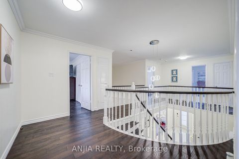 Photo 19 at 39 Millcroft Way, Brownridge, Vaughan