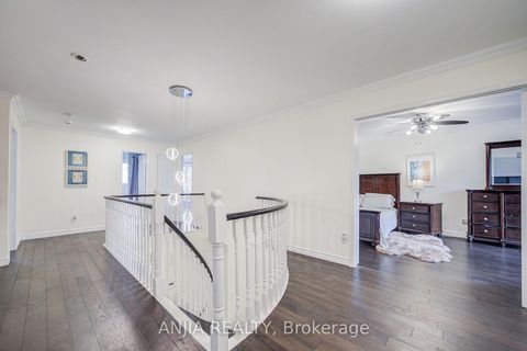Photo 20 at 39 Millcroft Way, Brownridge, Vaughan