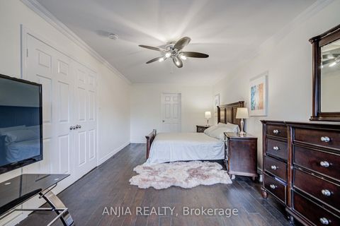 Photo 24 at 39 Millcroft Way, Brownridge, Vaughan