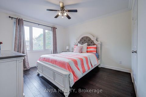 Photo 27 at 39 Millcroft Way, Brownridge, Vaughan