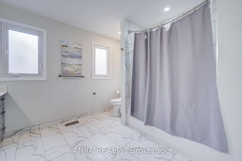 Photo 34 at 39 Millcroft Way, Brownridge, Vaughan