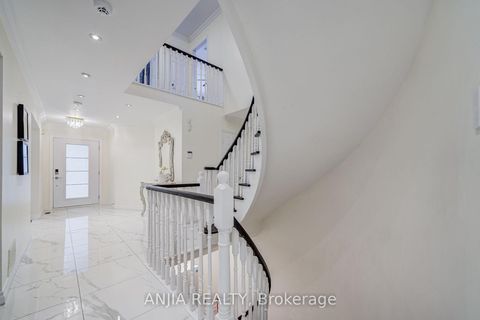 Photo 37 at 39 Millcroft Way, Brownridge, Vaughan