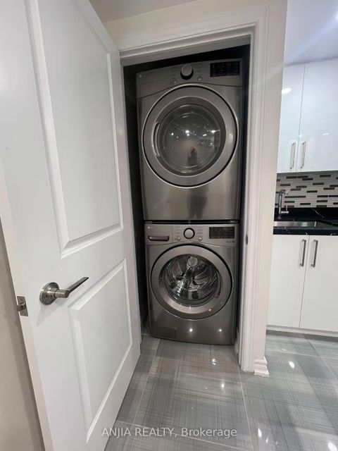 Photo 45 at 39 Millcroft Way, Brownridge, Vaughan