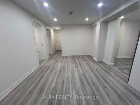 Photo 48 at 39 Millcroft Way, Brownridge, Vaughan