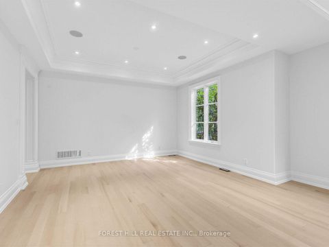 Photo 5 at 1B Carluke Crescent, Windfields, Toronto