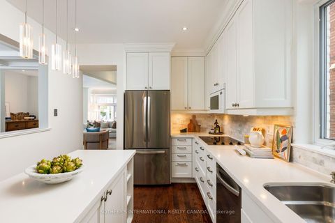 Photo 11 at 126 Hilton Avenue, Casa Loma, Toronto
