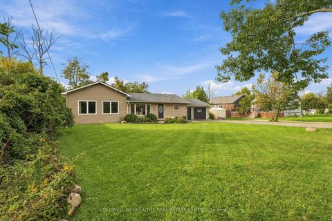 Photo 3 at 968 Metro Road N, Historic Lakeshore Communities, Georgina