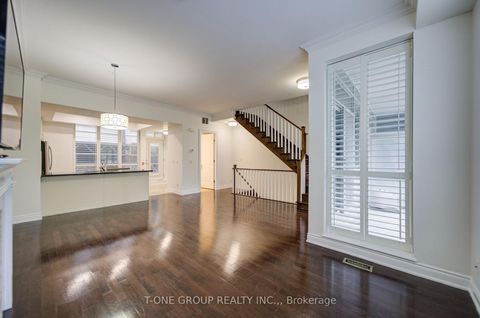 Photo 4 at TH 8 - 761 Bay Street, Bay Street Corridor, Toronto