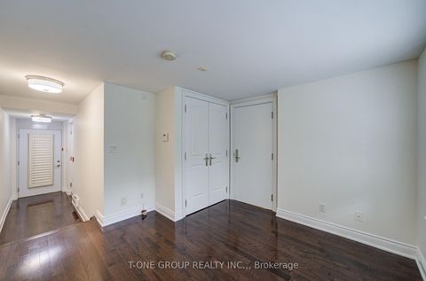 Photo 6 at TH 8 - 761 Bay Street, Bay Street Corridor, Toronto