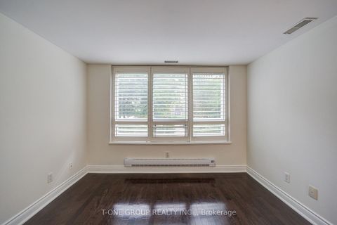 Photo 7 at TH 8 - 761 Bay Street, Bay Street Corridor, Toronto